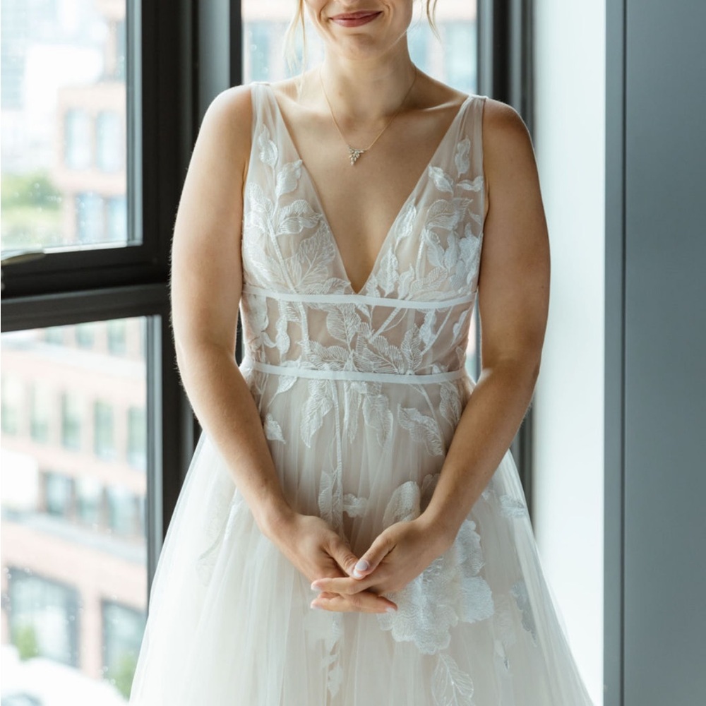 BHLDN Ivory Floral Lace Wedding Dress WILLOWBY BY WATTERS HEARST